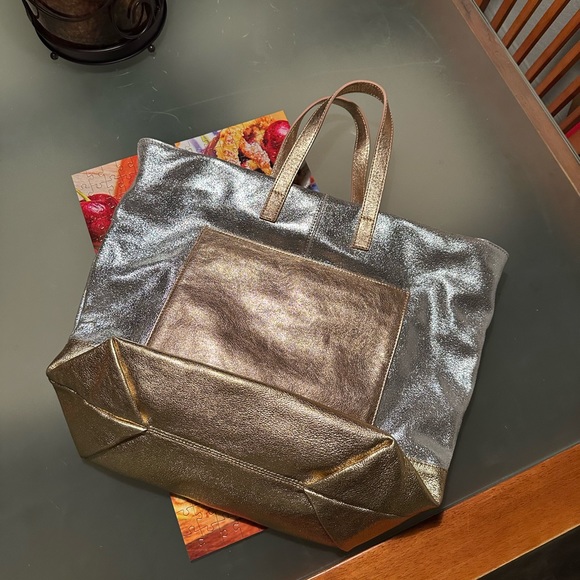 🎉SALE🎉Like New! Thacker leather tote - Picture 10 of 13